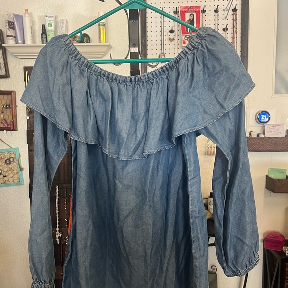 Michael Michael Kors Off-Shoulder Denim Ruffle Top, size M NWT - Picture 5 of 6